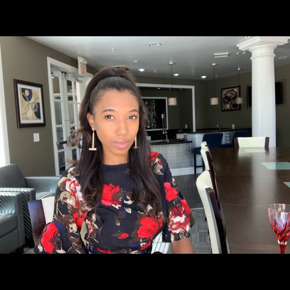 Meet your Posher, Arariana